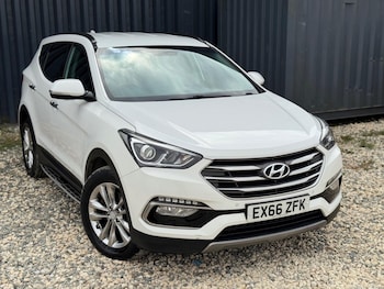 Used Hyundai Santa Fe 2016 for sale - 79296139: Photo