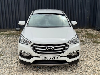 Used Hyundai Santa Fe 2016 for sale - 79296139: Photo