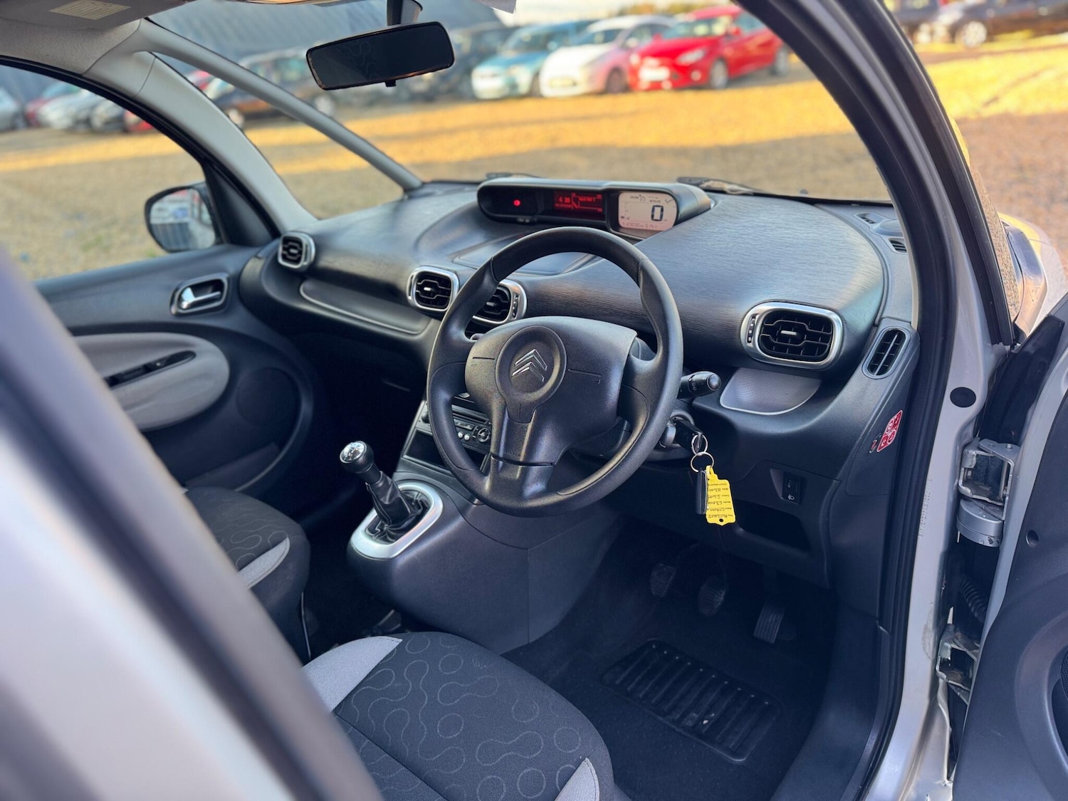 Used Citroen C3 Picasso 2012 for sale - 76607310: Photo 29