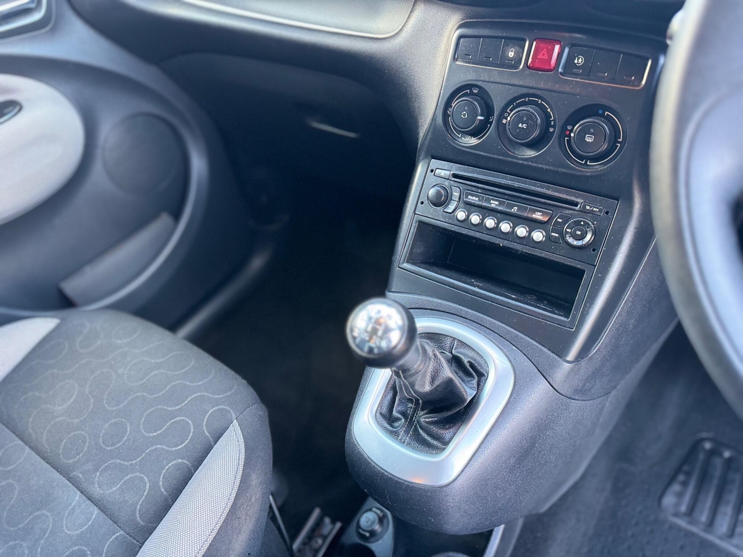 Used Citroen C3 Picasso 2012 for sale - 76607310: Photo 30