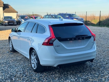 Used Volvo V60 2015 for sale - 78007677: Photo