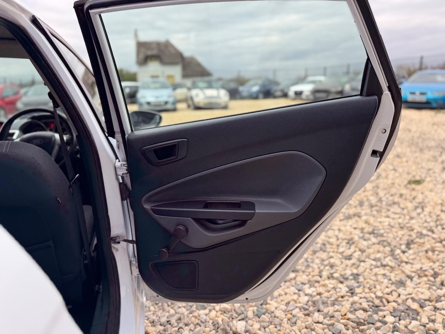 Used Ford Fiesta 2010 for sale - 76867030: Photo 20