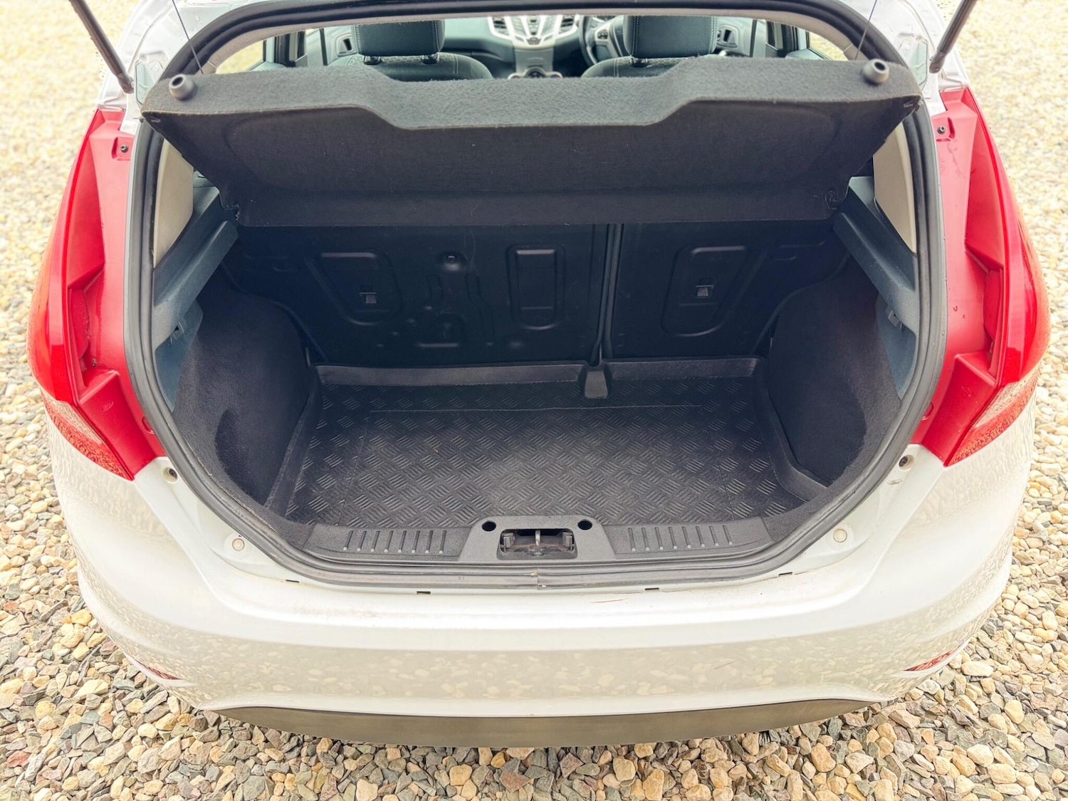 Used Ford Fiesta 2010 for sale - 76867030: Photo 22