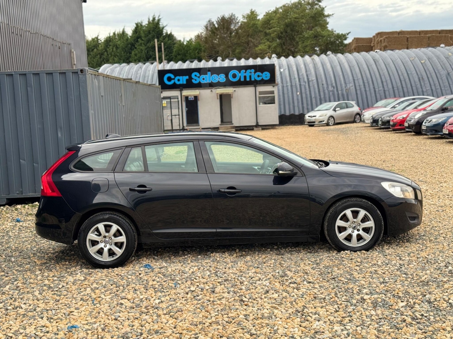 Used Volvo V60 2012 for sale - 76607634: Photo 10
