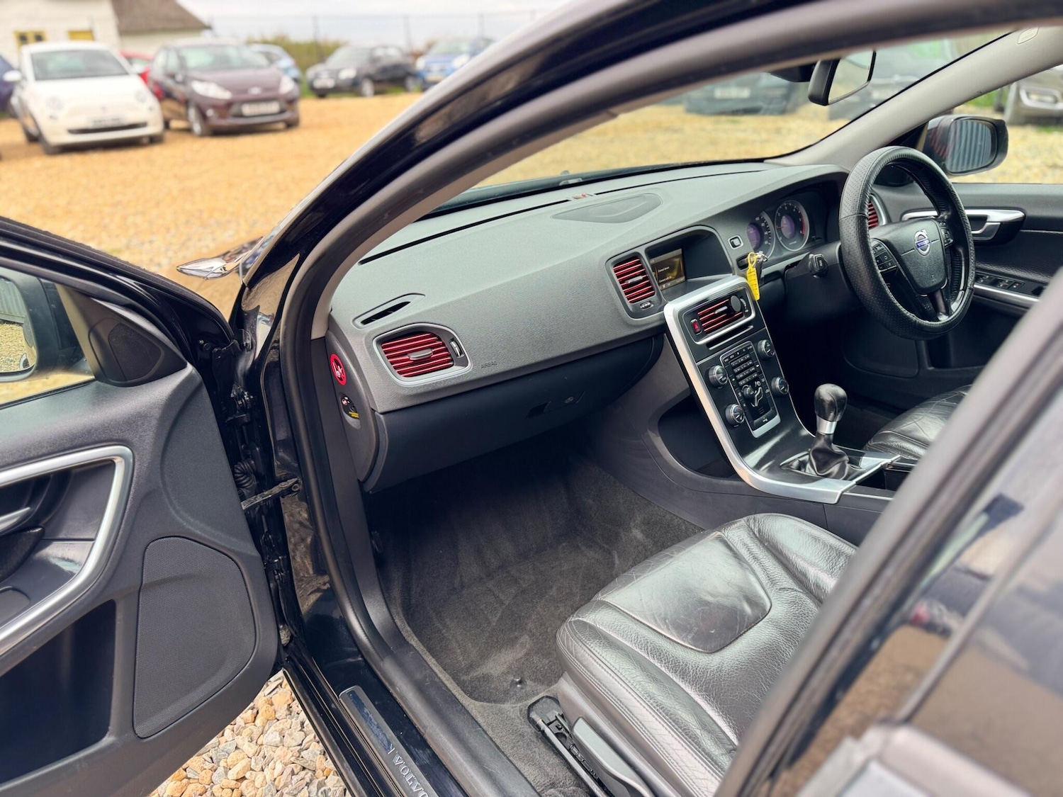 Used Volvo V60 2012 for sale - 76607634: Photo 13