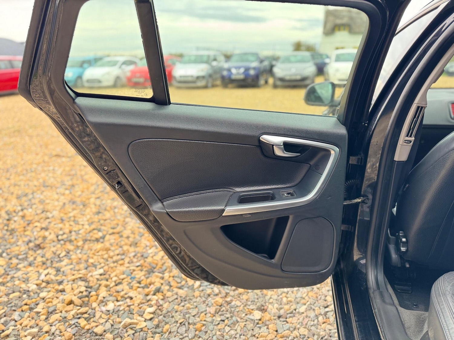 Used Volvo V60 2012 for sale - 76607634: Photo 16