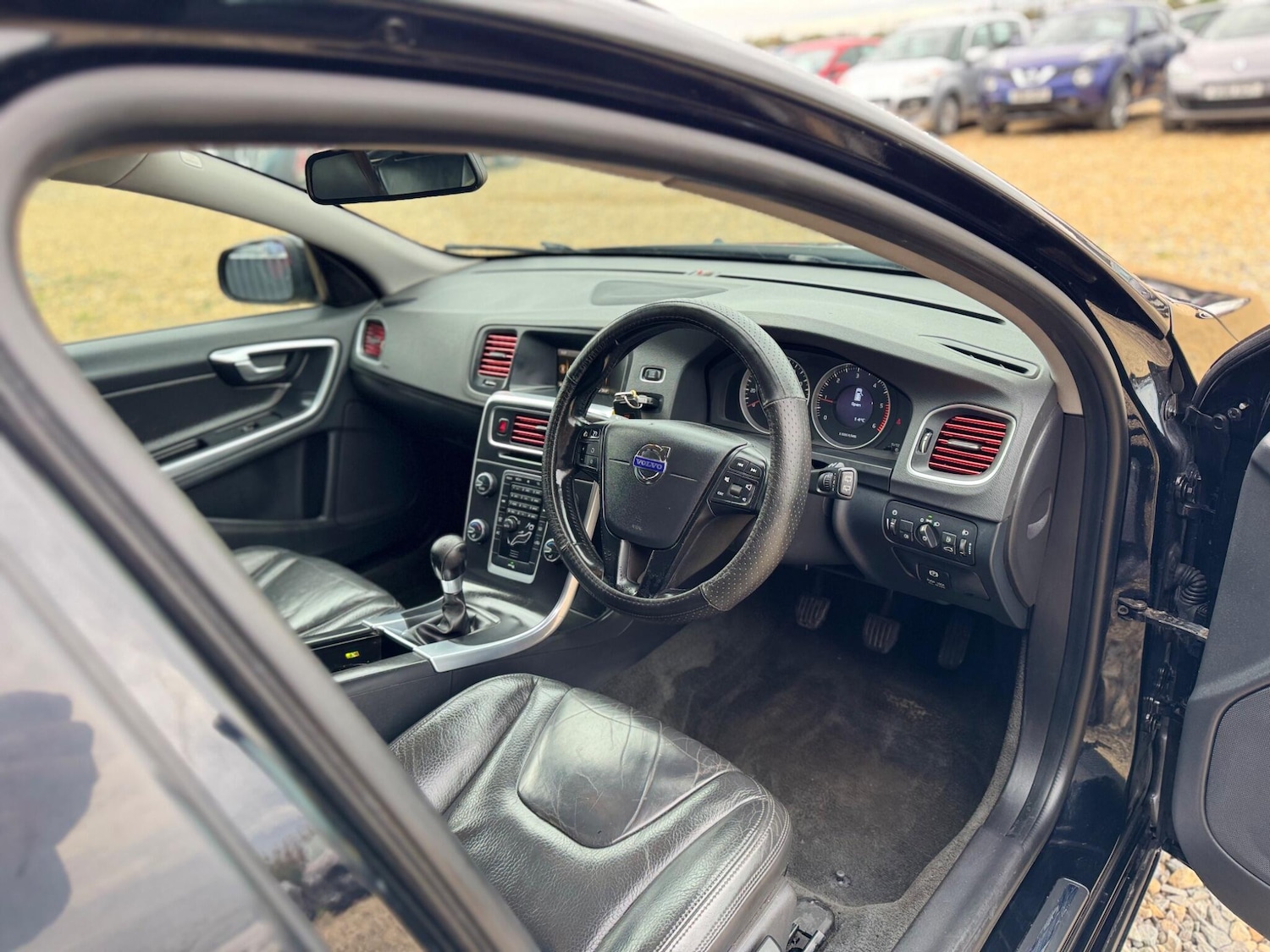 Used Volvo V60 2012 for sale - 76607634: Photo 24