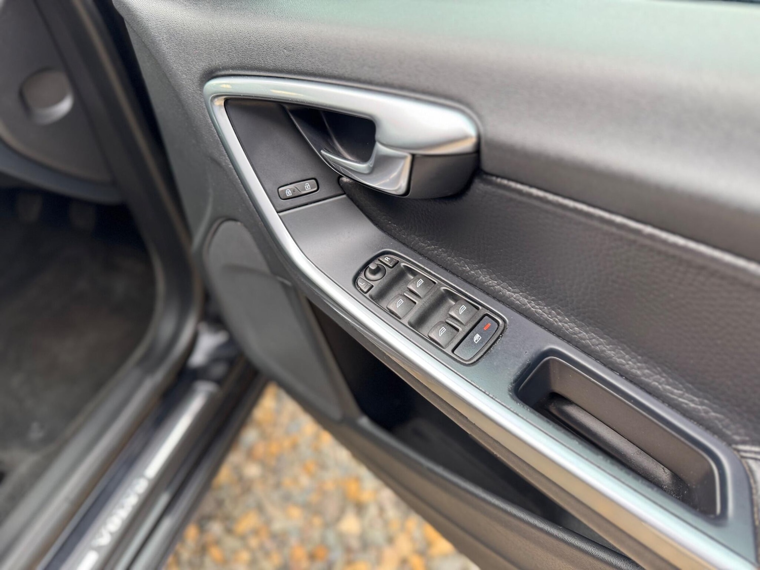 Used Volvo V60 2012 for sale - 76607634: Photo 30