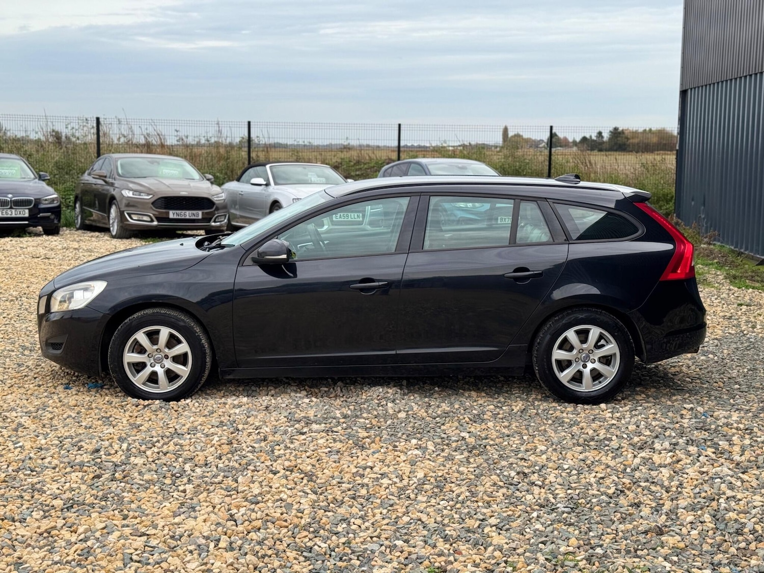 Used Volvo V60 2012 for sale - 76607634: Photo 8