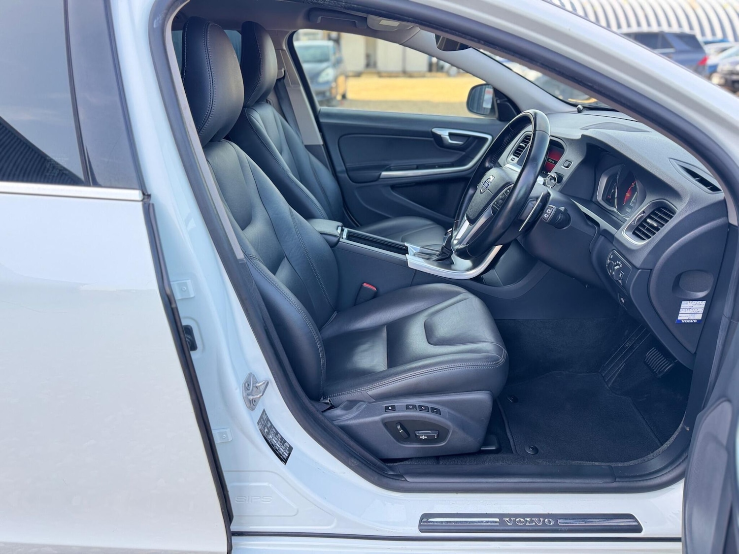 Used Volvo V60 for sale - 77670854: Photo 12