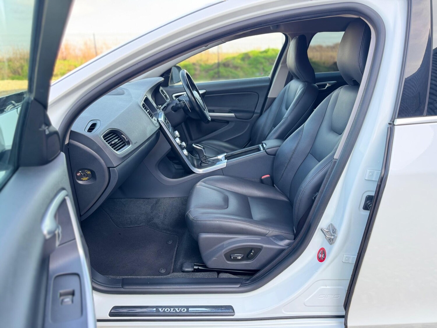 Used Volvo V60 for sale - 77670854: Photo 37