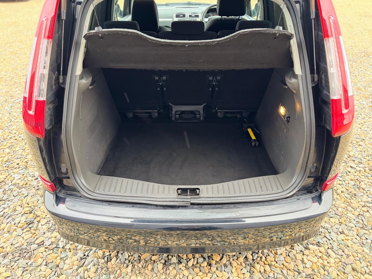 Used Ford C-Max 2010 for sale - 77266931: Photo 32