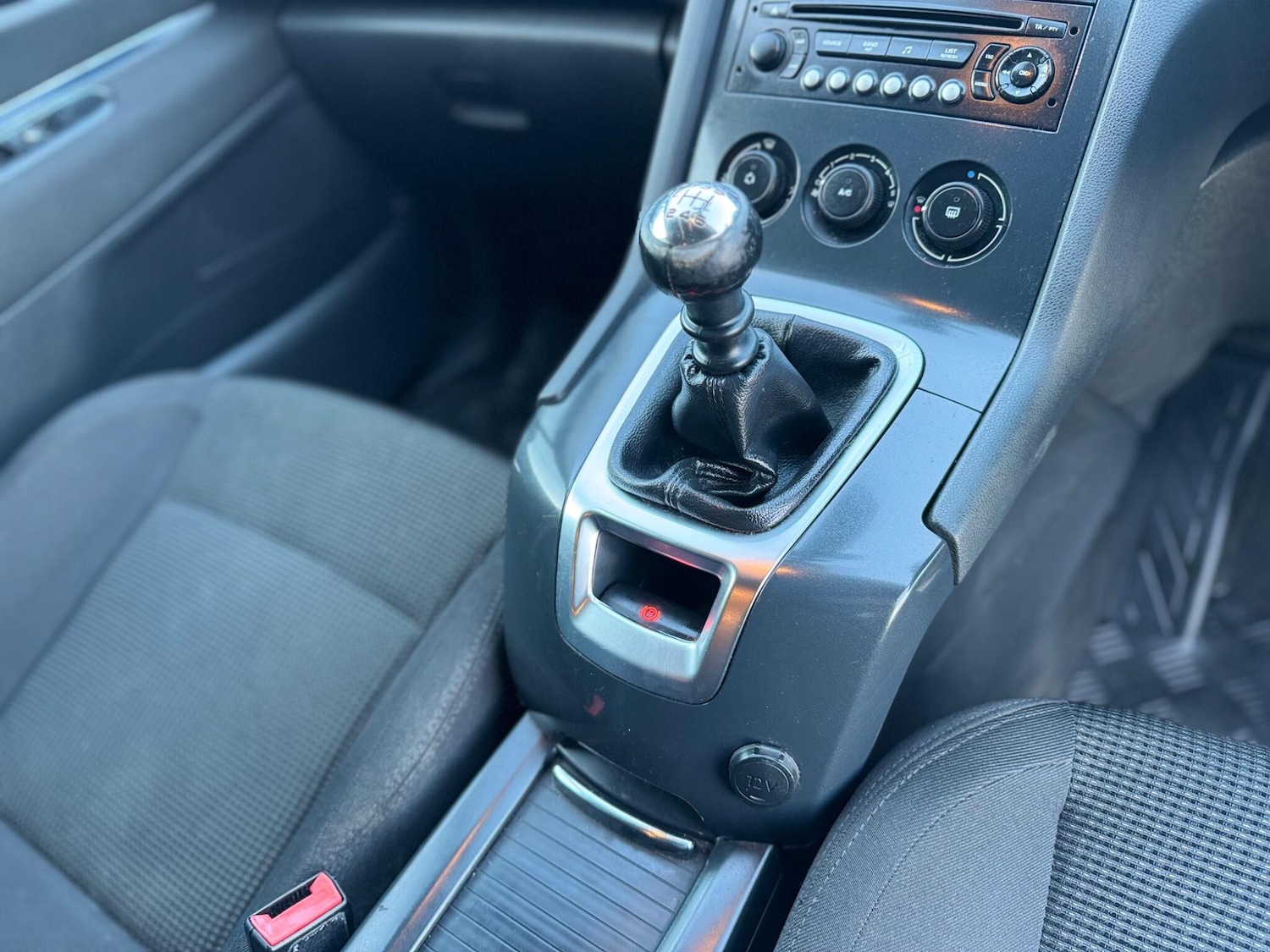 Used Peugeot 5008 2011 for sale - 77230018: Photo 12