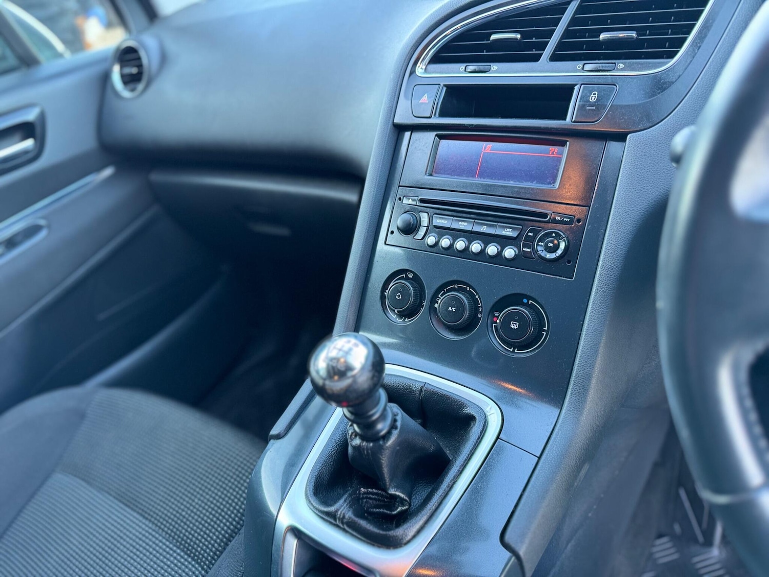 Used Peugeot 5008 2011 for sale - 77230018: Photo 13