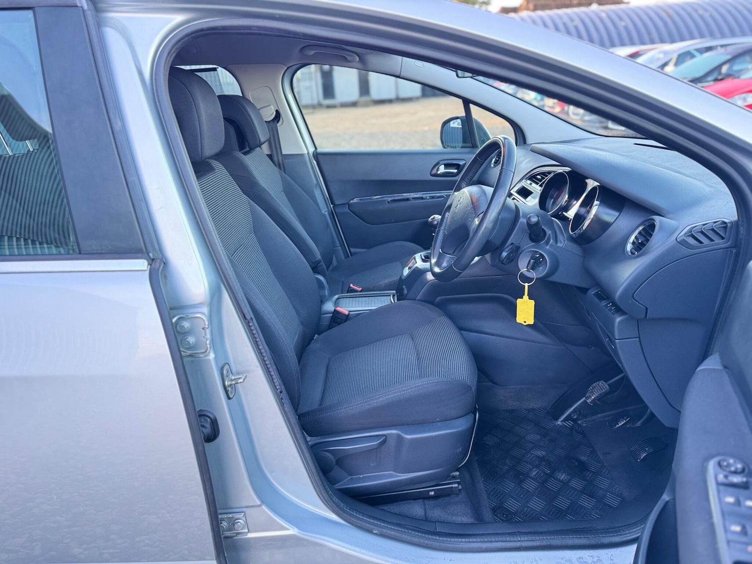 Used Peugeot 5008 2011 for sale - 77230018: Photo 14