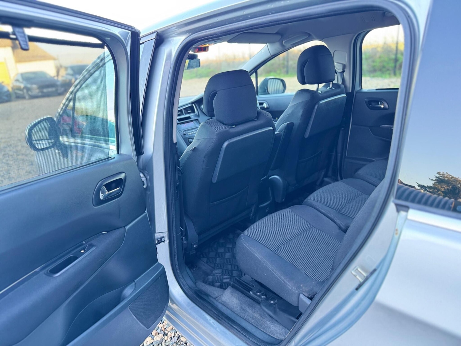 Used Peugeot 5008 2011 for sale - 77230018: Photo 16