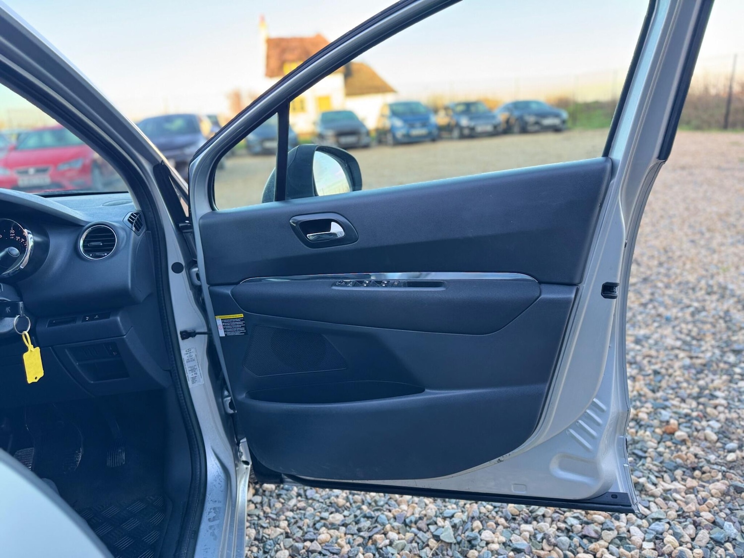 Used Peugeot 5008 2011 for sale - 77230018: Photo 25