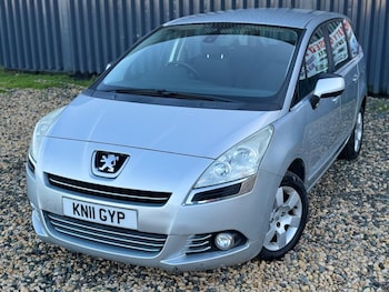 Used Peugeot 5008 2011 for sale - 77230018: Photo
