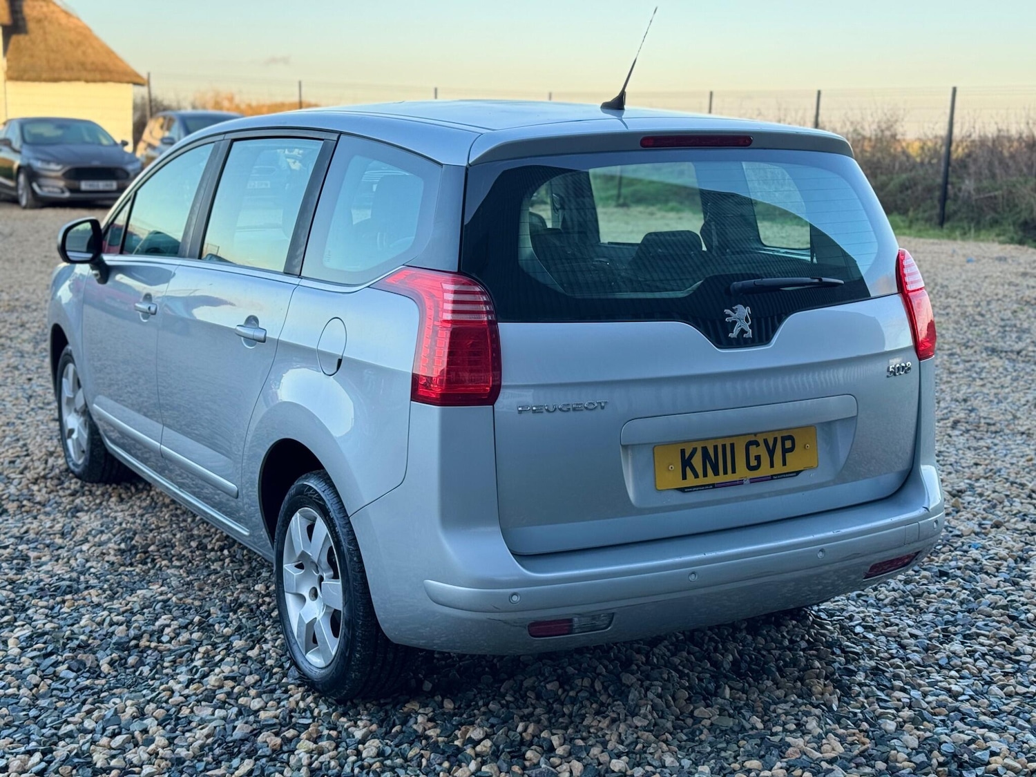 Used Peugeot 5008 2011 for sale - 77230018: Photo 4