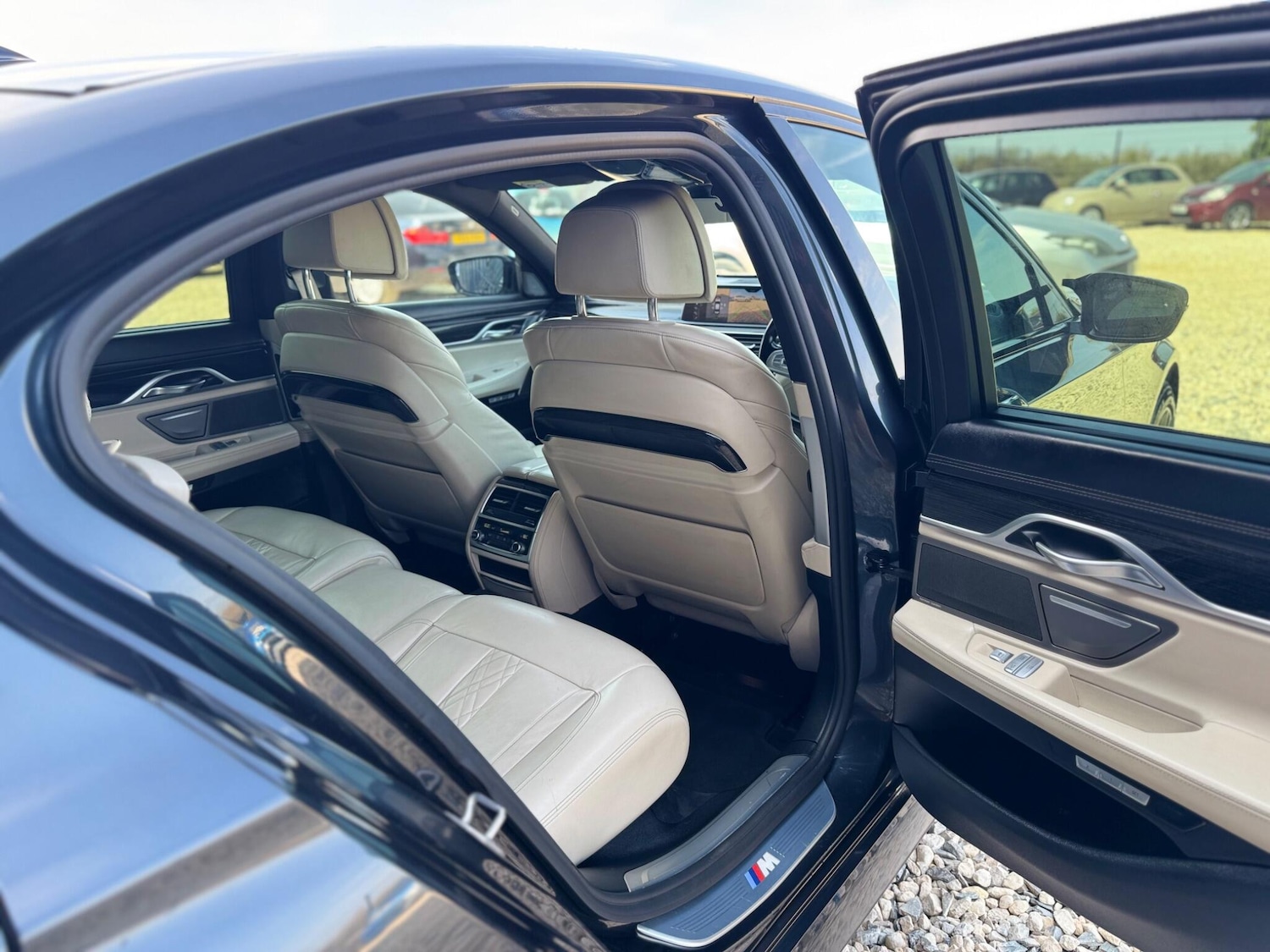 Used BMW 7 Series 2015 for sale - 76607948: Photo 15