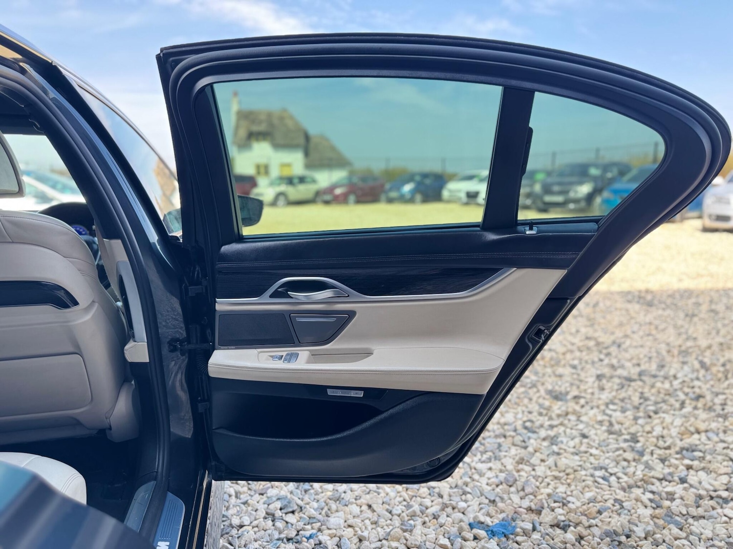 Used BMW 7 Series 2015 for sale - 76607948: Photo 23