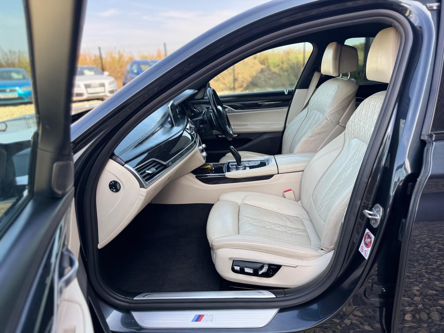 Used BMW 7 Series 2015 for sale - 76607948: Photo 38