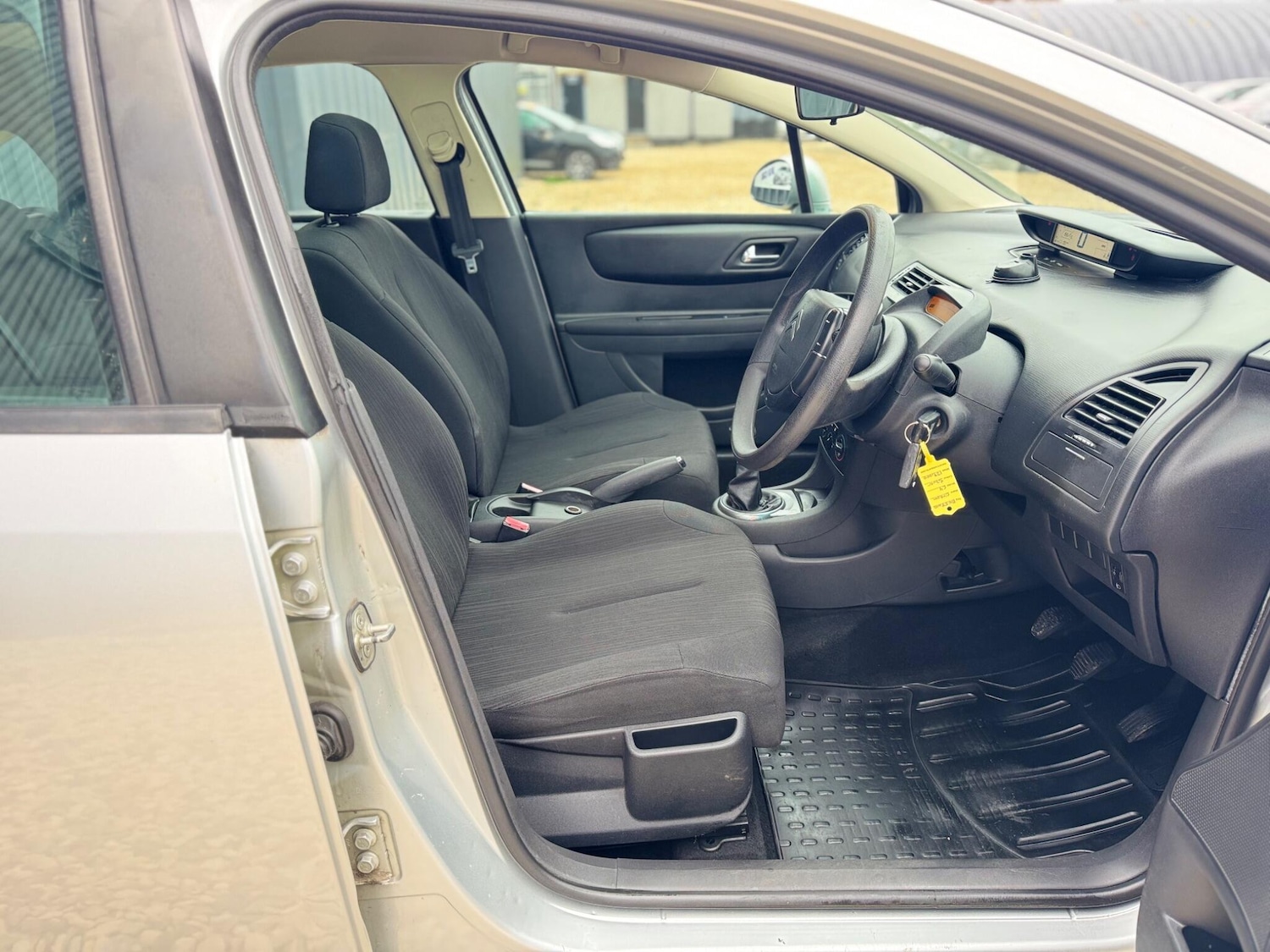 Used Citroen C4 2008 for sale - 76607630: Photo 28