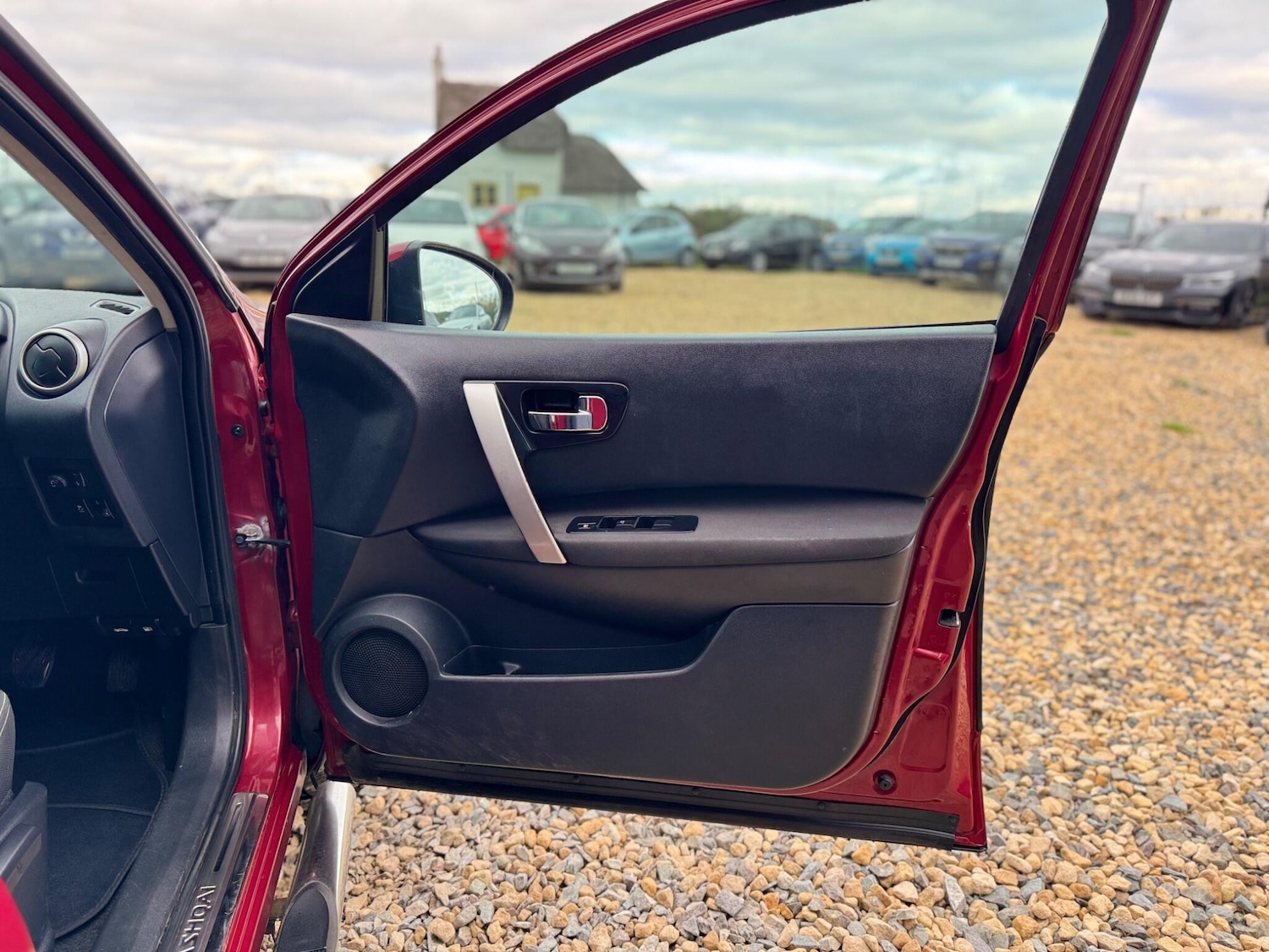 Used Nissan Qashqai 2011 for sale - 76867018: Photo 23