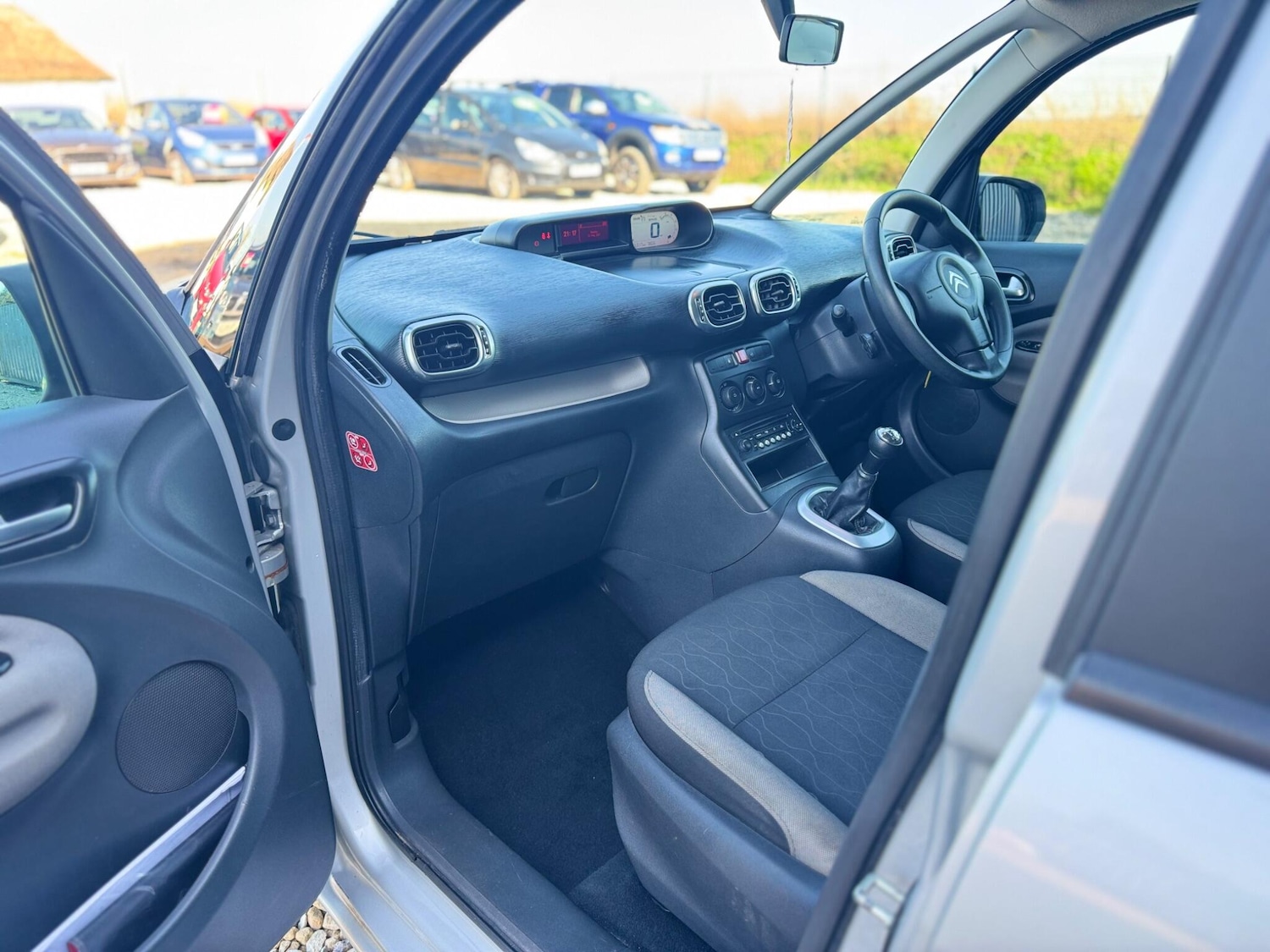 Used Citroen C3 Picasso for sale - 77768965: Photo 11