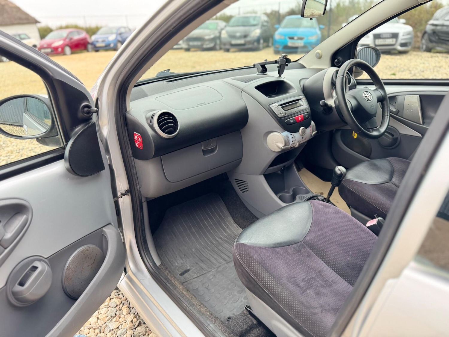 Used Toyota AYGO 2009 for sale - 76607450: Photo 11