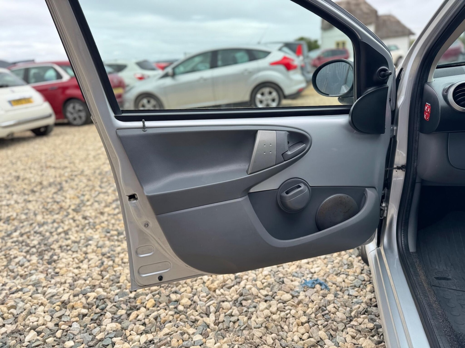 Used Toyota AYGO 2009 for sale - 76607450: Photo 12