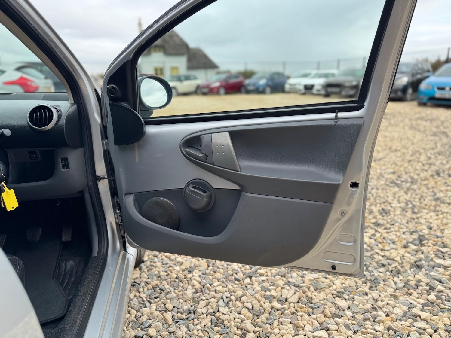 Used Toyota AYGO 2009 for sale - 76607450: Photo 23