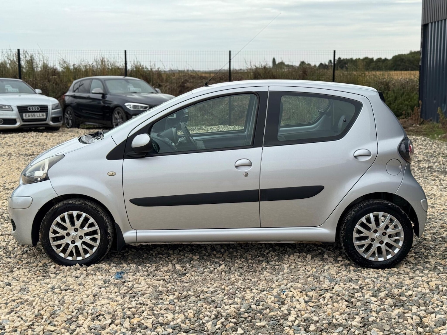 Used Toyota AYGO 2009 for sale - 76607450: Photo 4