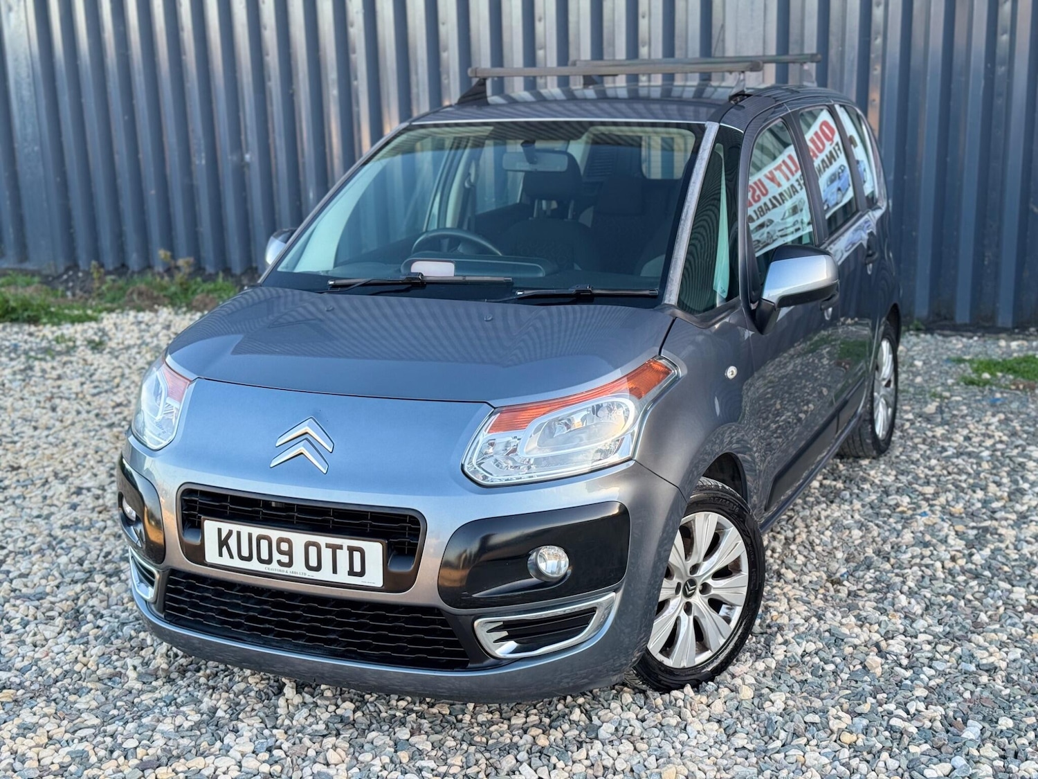 Used Citroen C3 Picasso 2009 for sale - 76607456: Photo 2