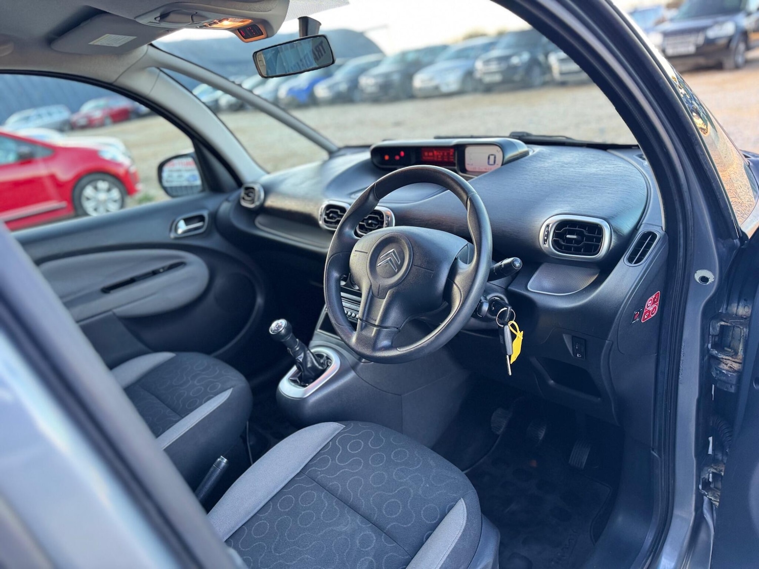 Used Citroen C3 Picasso 2009 for sale - 76607456: Photo 23