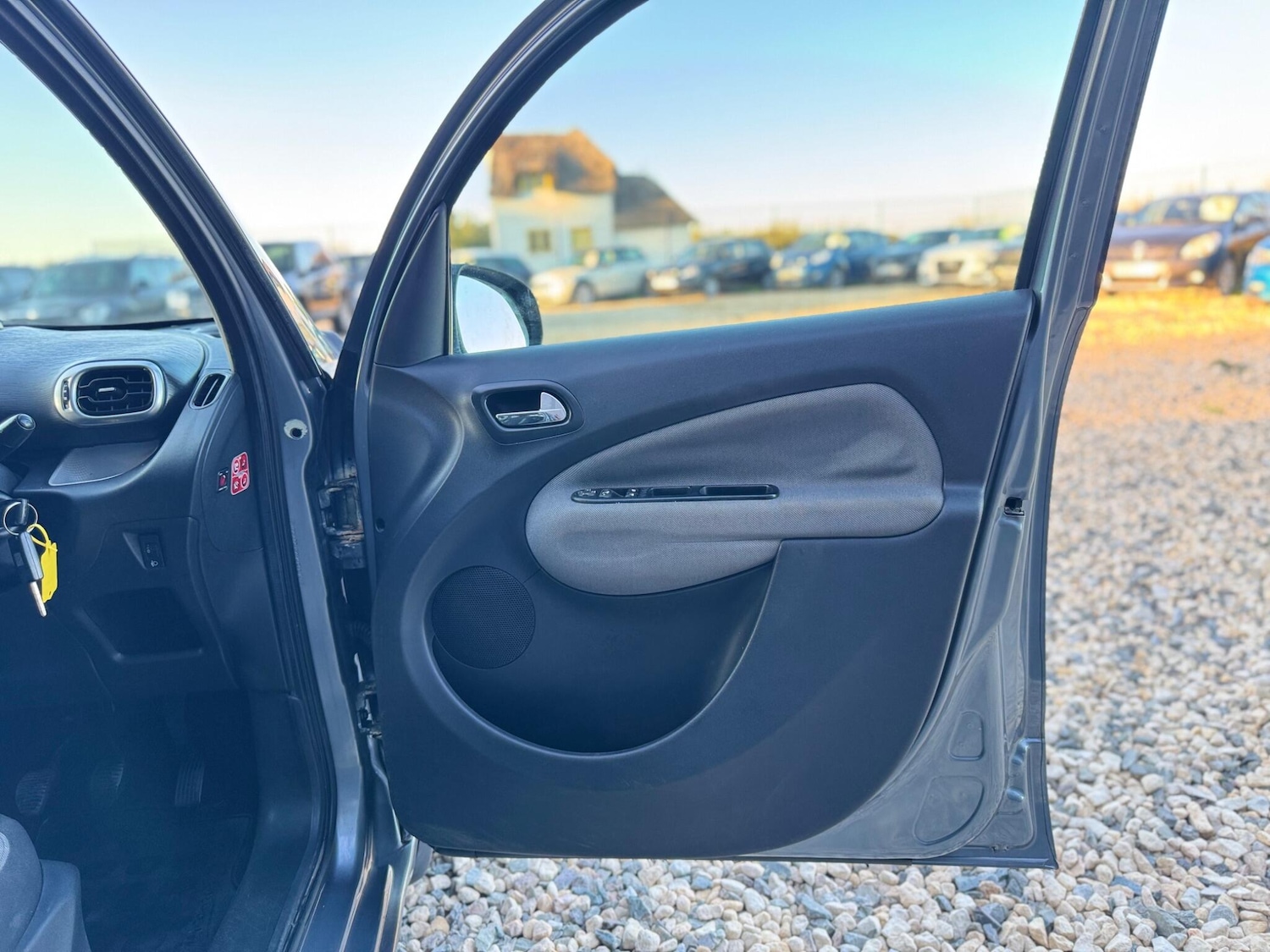 Used Citroen C3 Picasso 2009 for sale - 76607456: Photo 24