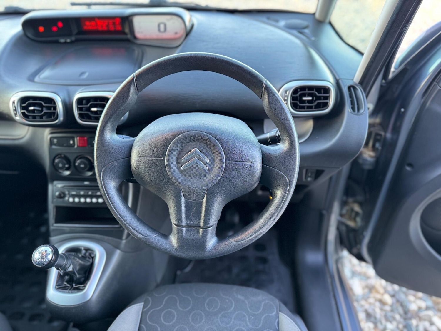 Used Citroen C3 Picasso 2009 for sale - 76607456: Photo 27