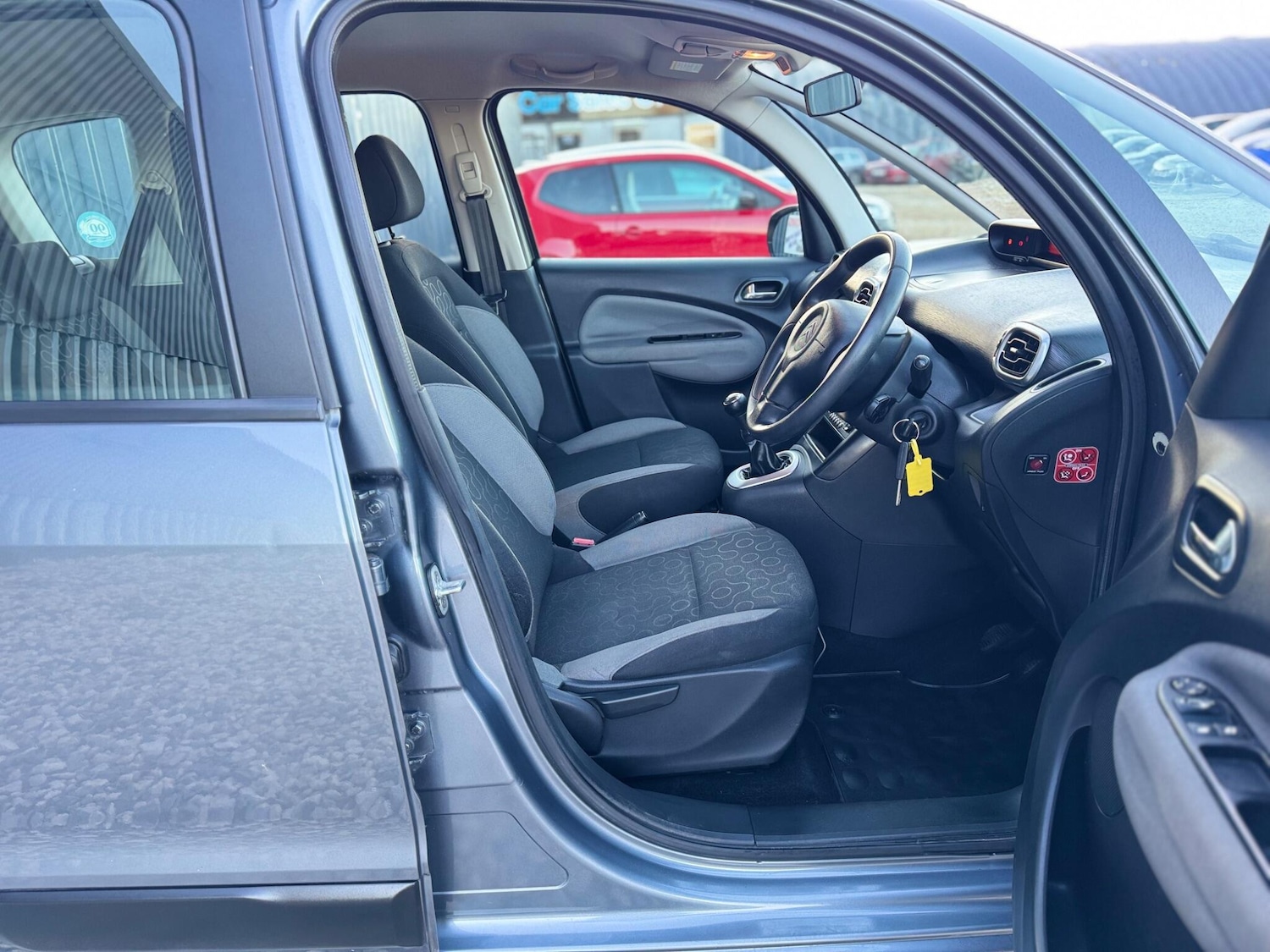 Used Citroen C3 Picasso 2009 for sale - 76607456: Photo 28