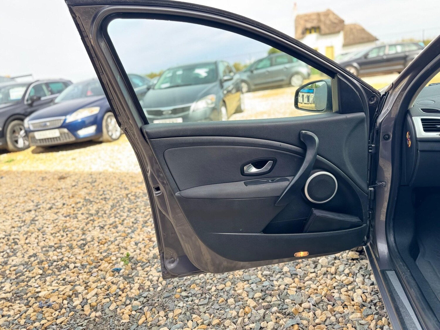 Used Renault Megane 2011 for sale - 76607482: Photo 11