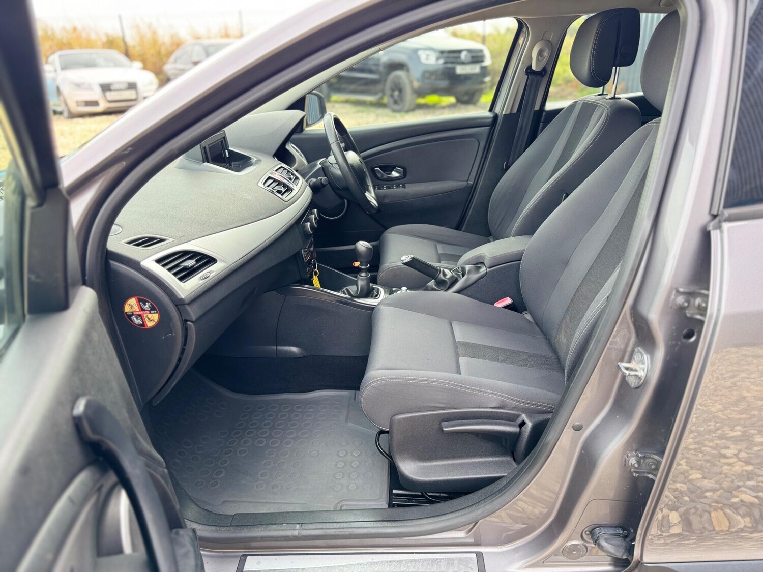 Used Renault Megane 2011 for sale - 76607482: Photo 15