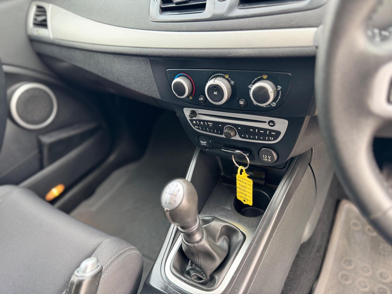 Used Renault Megane 2011 for sale - 76607482: Photo 32