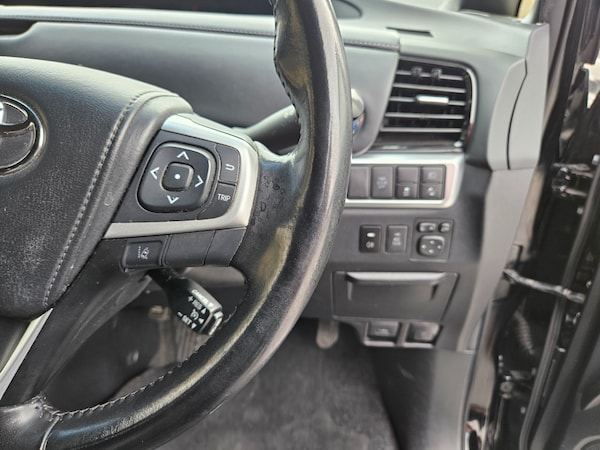 Used Toyota Estima 2018 for sale - 75151815: Photo 26