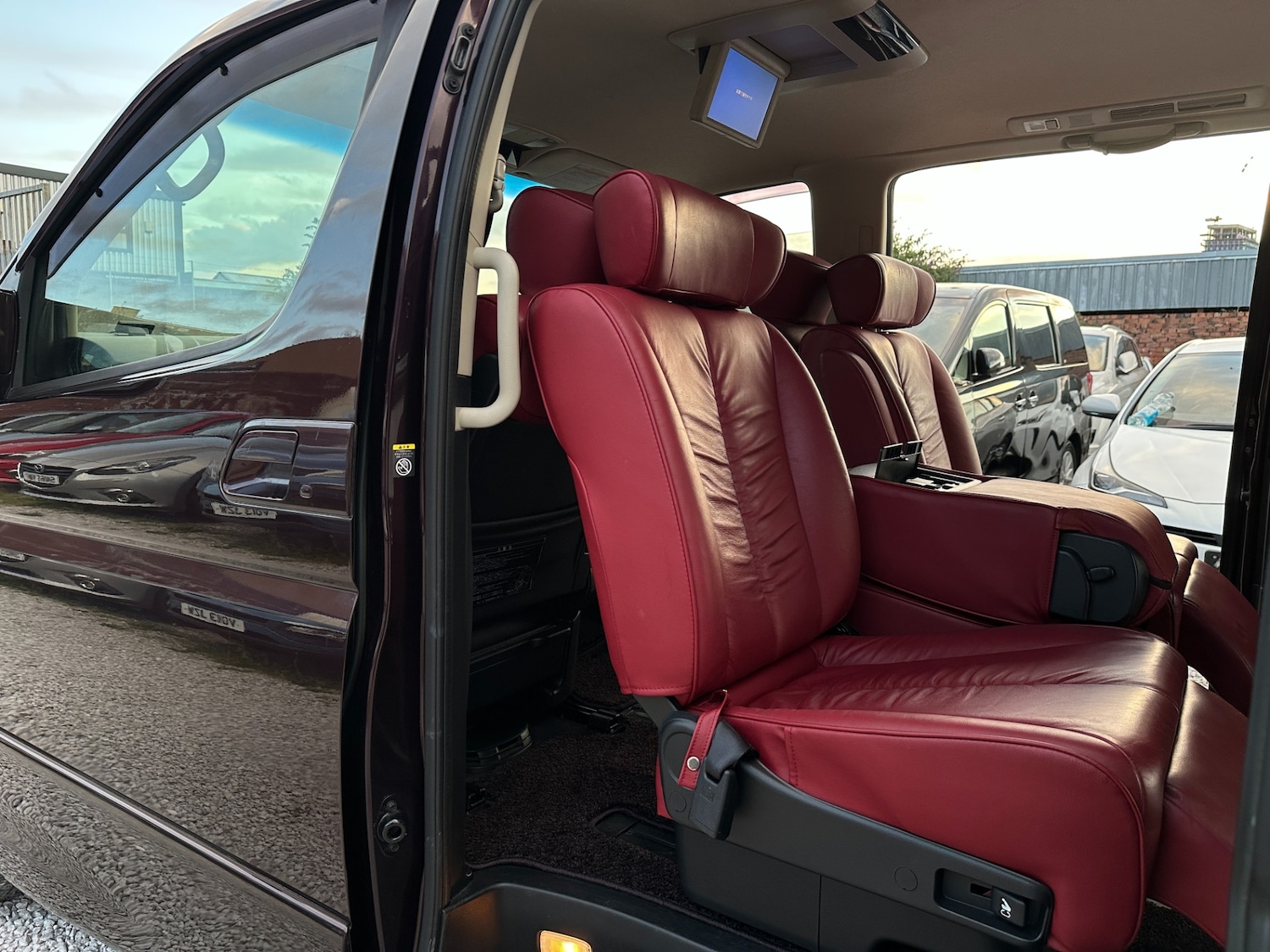 Used Nissan Elgrand 2008 for sale - 76547460: Photo 25