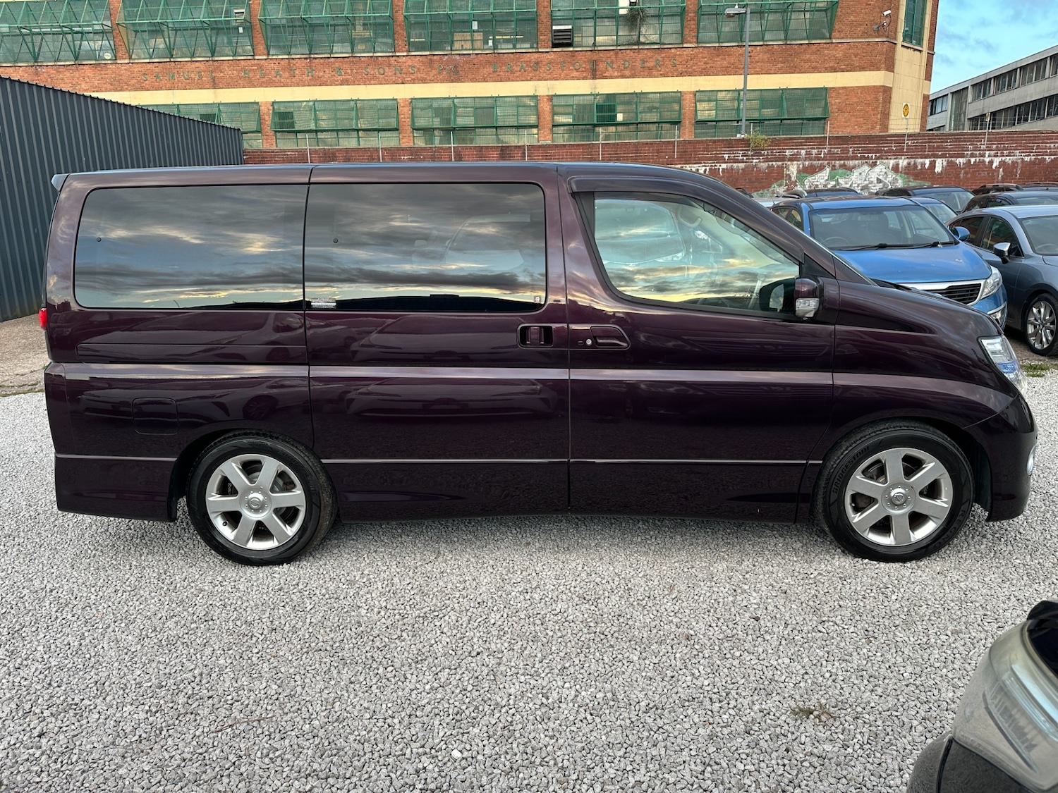 Used Nissan Elgrand 2008 for sale - 76547460: Photo 9