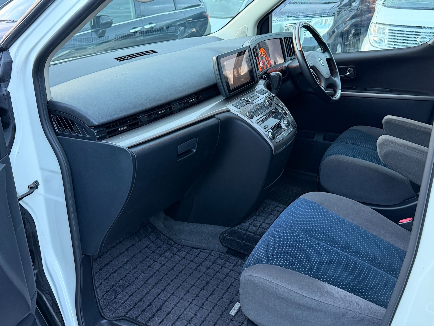 Used Nissan Elgrand 2007 for sale - 76547451: Photo 13