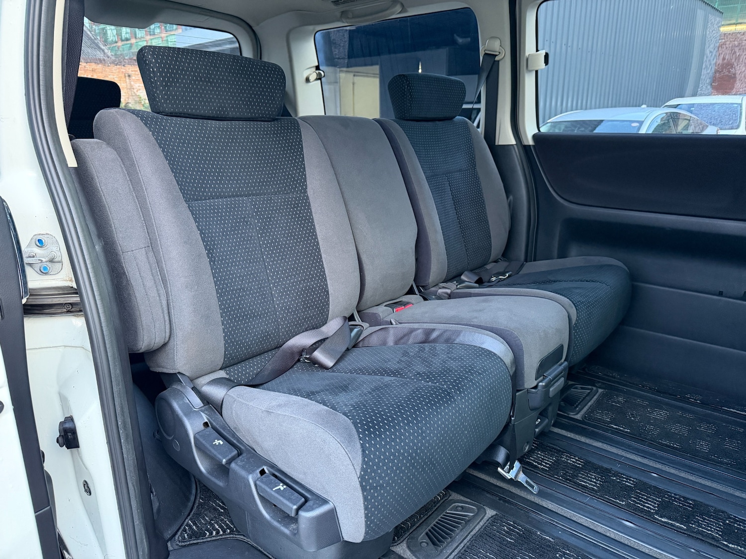 Used Nissan Elgrand 2007 for sale - 76547451: Photo 16