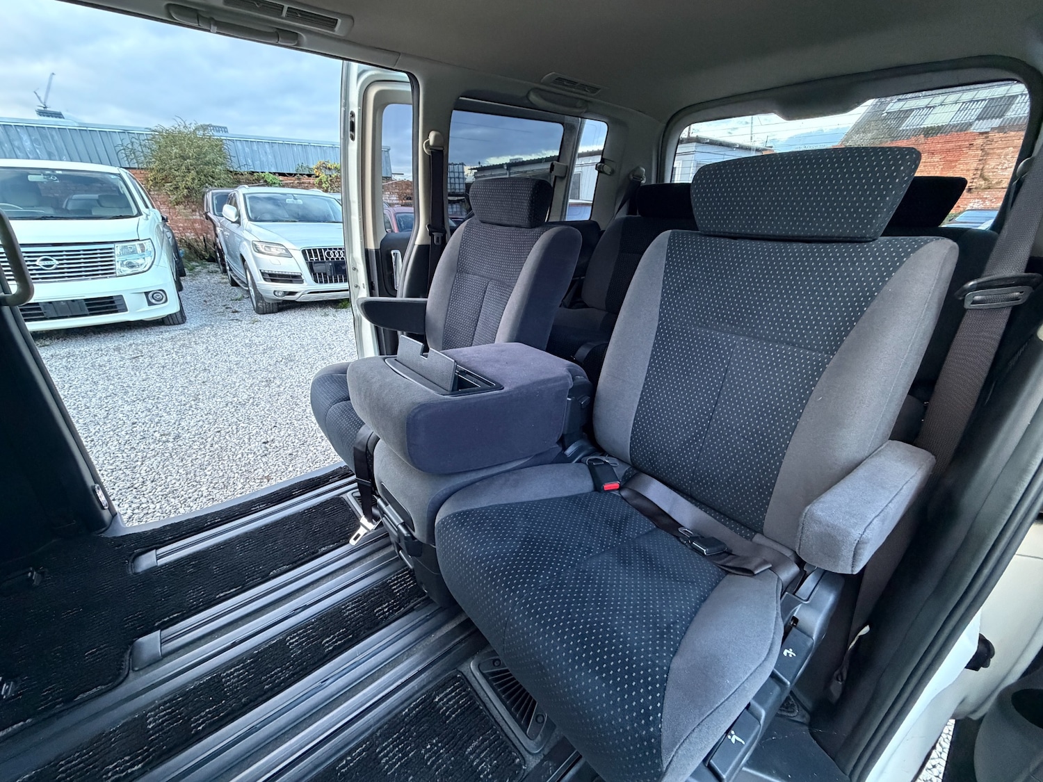 Used Nissan Elgrand 2007 for sale - 76547451: Photo 17