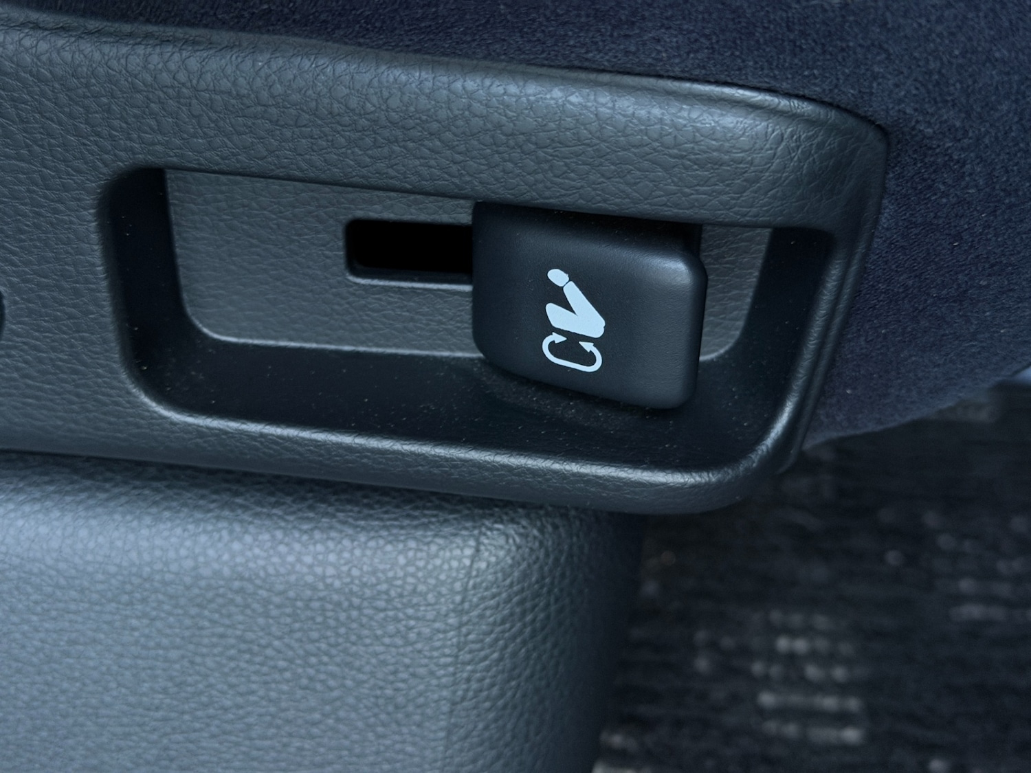 Used Nissan Elgrand 2007 for sale - 76547451: Photo 18