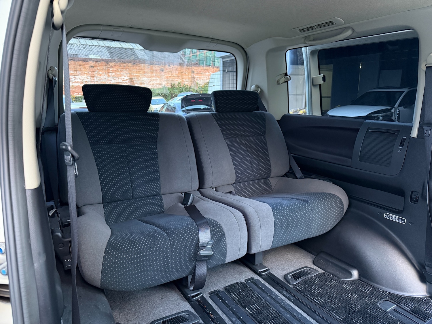 Used Nissan Elgrand 2007 for sale - 76547451: Photo 21