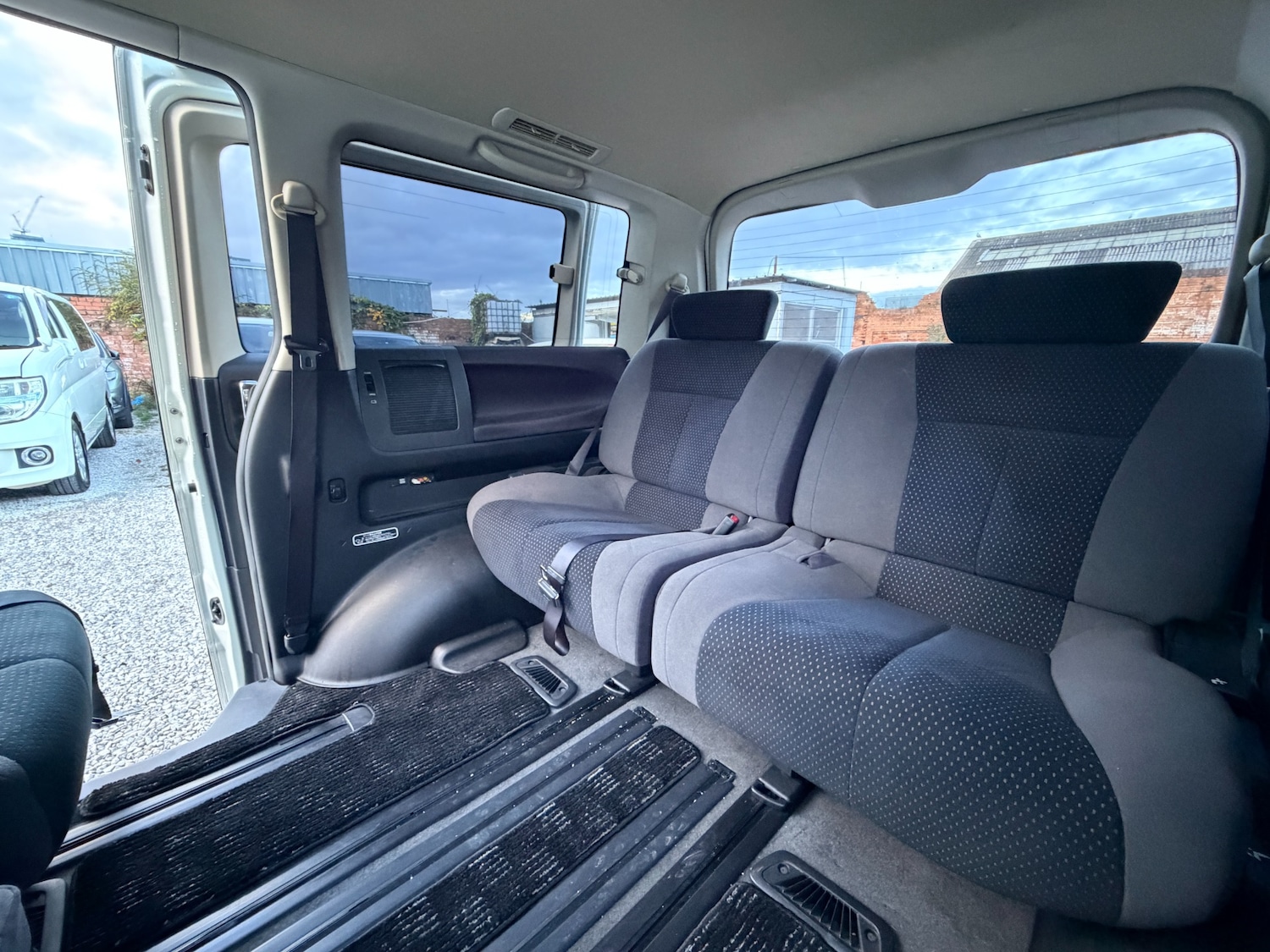 Used Nissan Elgrand 2007 for sale - 76547451: Photo 22